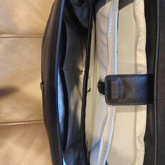 Purse/backpack - Picture 3 of 10